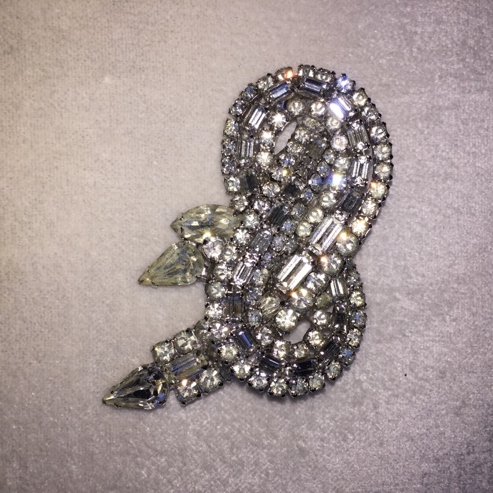 Large Vintage 3D Rhinestone Brooch Pin 3 x 1 3/4” - Picture 3 of 6